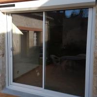 Baie vitree aluminium blanc 2 vtx avec volet roulant solaire